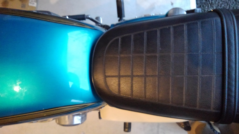 CB750Four サイドカバーの出っ張り具合を比較 | 素人ガレージ 