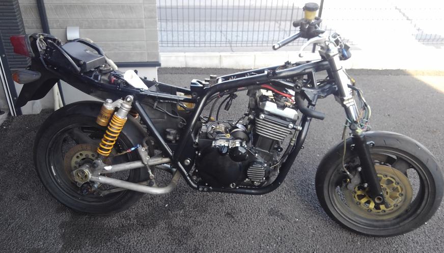 ZRX1100が外に出たところ